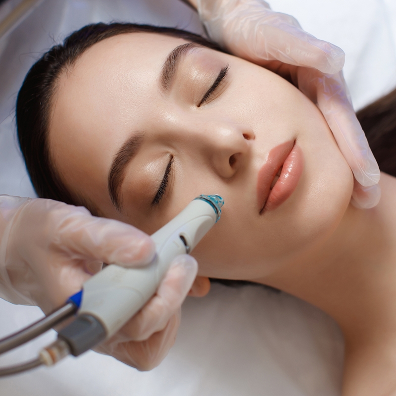 One (1) Session of Radiant Pore Refinement Facial with Free Eye Radiance Treatment and Face Massage (worth RM226)